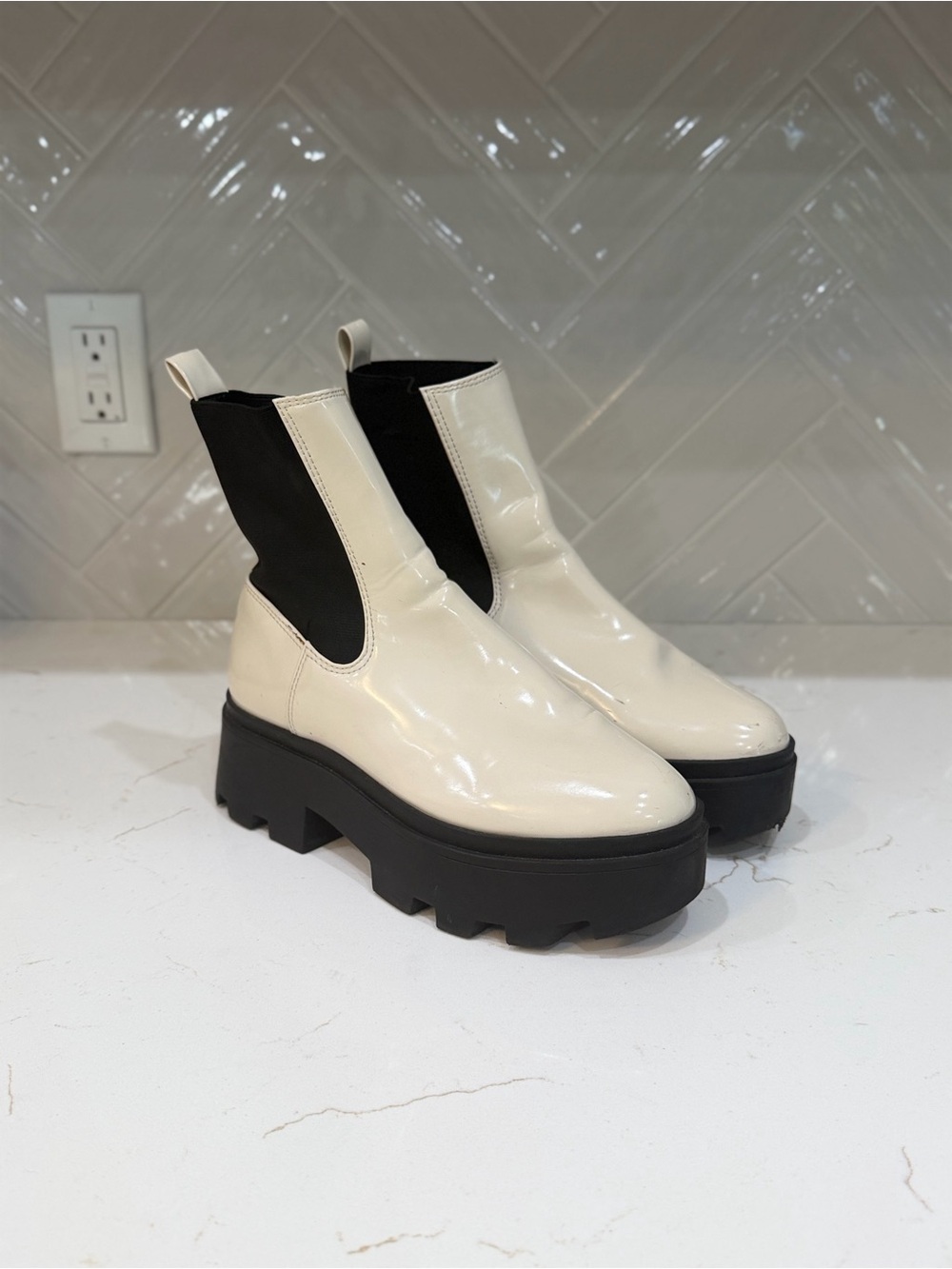 Open Edit Ediris Platform Chelsea Boots – Ivory Black Y2K Grunge Indie Sleaze
